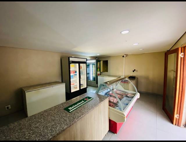 243M² BUSINESS FOR SALE IN KANYAMAZANE